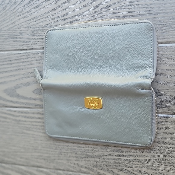 Joy Mangano Gray Leather Zip Around Wallet - Picture 5 of 12